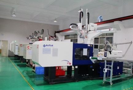 Injection molding equipment